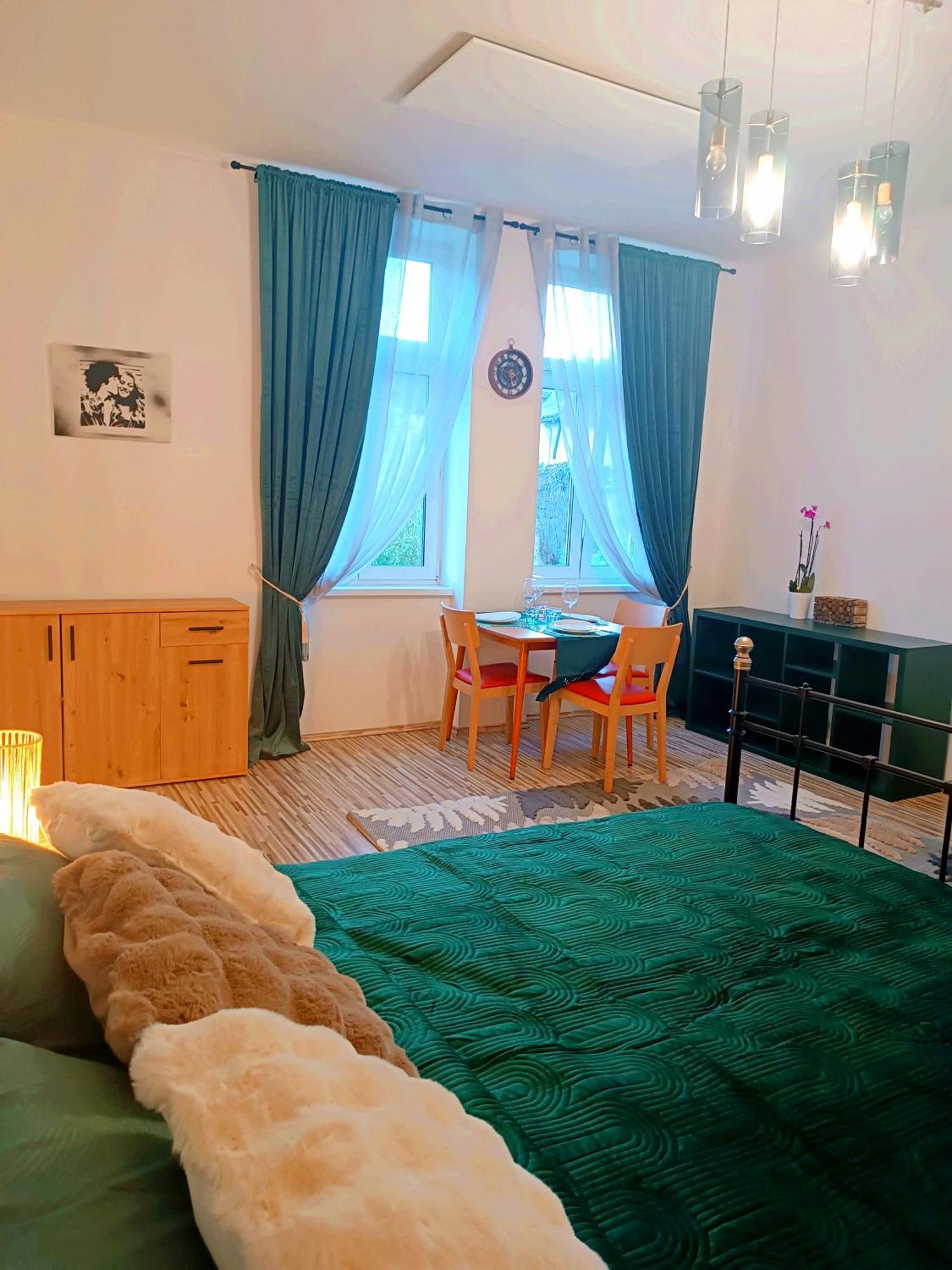 Family Apartments Center Of Muerzzuschlag Exteriör bild